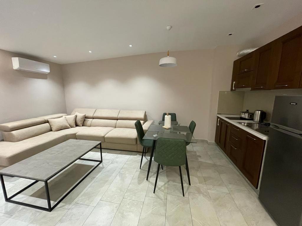 Sevians Apartments Голем Екстериор снимка